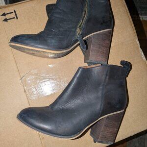 Nice leather shoes boots size 8